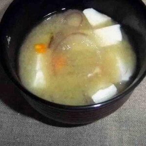 木綿豆腐と玉ねぎのお味噌汁